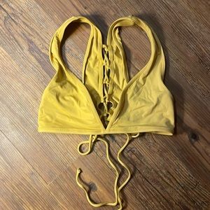 Super cute EUC Yellow bikini top size M